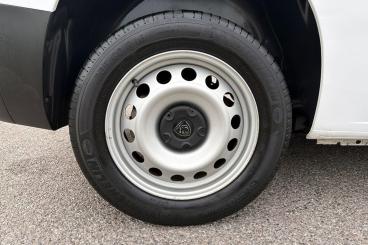 SPOTICAR Peugeot Partner 1.5 Bluehdi 1000 Professional Standard Panel Van S Used Car - Commercial Vehicle Diesel White - Basildon - 1200637420_5