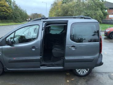 SPOTICAR Peugeot Partner Tepee 1.6 Bluehdi Outdoor Etg Euro 6 (s/s) 5dr Used Car - Mpv Diesel Grey - Swansea - 1200555337_4