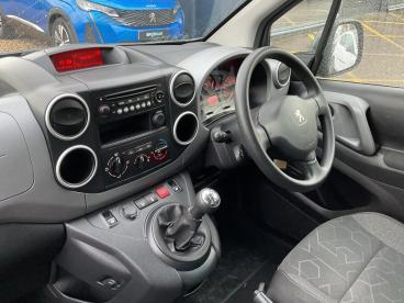 SPOTICAR Peugeot Partner Tepee 1.6 Bluehdi Active Euro 6 (s/s) 5dr Used Car - Mpv Diesel Grey - Basingstoke - 1200556891_5