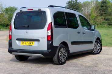 SPOTICAR Peugeot Partner Tepee 1.6 Bluehdi Outdoor Etg Euro 6 (s/s) 5dr Used Car - Mpv Diesel Silver - Eastbourne - 1200598260_3