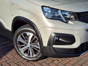 SPOTICAR Peugeot Rifter 1.2 Puretech Gt Standard Mpv Eat Euro 6 (s/s) 5dr Used Car - Mpv Petrol Beige - Worthing - 1200551568_2