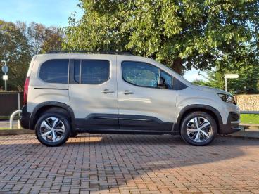 SPOTICAR Peugeot Rifter 1.2 Puretech Gt Standard Mpv Eat Euro 6 (s/s) 5dr Used Car - Mpv Petrol Beige - Worthing - 1200551568_5