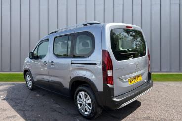 SPOTICAR Peugeot Rifter 1.2 Puretech Allure Standard Mpv Euro 6 (s/s) 5dr Used Car - Mpv Petrol Grey - Taunton - 1200632818_4