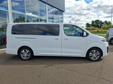 SPOTICAR Peugeot Traveller 2.0 Bluehdi Allure Long Mpv Eat8 Lwb Euro 6 (s/s) Used Car - Commercial Vehicle Diesel White - Boston - 1200538694_2