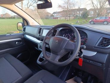 SPOTICAR Peugeot Traveller 2.0 Bluehdi Business Standard Mpv Eat8 Mwb Euro 6 Used Car - Commercial Vehicle Diesel Grey - Aylesbury - 1200562880_5