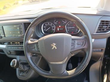 SPOTICAR Peugeot Traveller 2.0 Bluehdi Allure Standard Mpv Mwb Euro 6 (s/s) 5 Used Car - Commercial Vehicle Diesel Black - Aylesbury - 1200585449_3