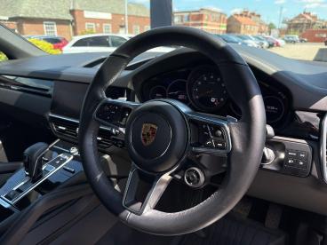 SPOTICAR Porsche Cayenne 3.0t V6 Platinum Edition Tiptronics 4wd Euro 6 (s/ Used Car - Suv Petrol Black - Selby - 1200613392_2