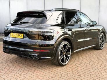 SPOTICAR Porsche Cayenne 2.9t V6 S Platinum Edition Tiptronics 4wd Euro 6 ( Used Car - Suv Petrol Black - Norwich - 1200638998_5