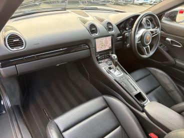 SPOTICAR Porsche Cayman 2.0t Pdk Euro 6 (s/s) 2dr Used Car - Coupe Petrol Black - Selby - 1200588291_2