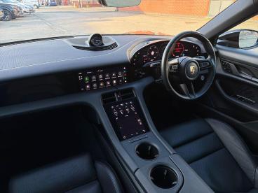 SPOTICAR Porsche Taycan Performance Plus 93.4kwh 4s Auto 4wd 4dr Used Car - Saloon Electric Black - Selby - 1200641605_2