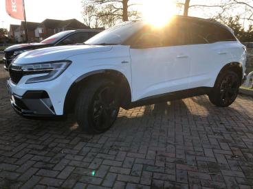 SPOTICAR Renault Austral 1.2 E-tech Techno Esprit Alpine Auto Euro 6 (s/s) Used Car - Suv Hybrid White - Littlehampton - 1200564971_3