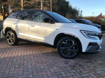 SPOTICAR Renault Austral 1.2 E-tech Techno Esprit Alpine Auto Euro 6 (s/s) Used Car - Suv Hybrid White - Littlehampton - 1200564971_5