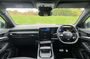 SPOTICAR Renault Austral 1.2 E-tech Techno Esprit Alpine Auto Euro 6 (s/s) Used Car - Suv Hybrid White - Bridgend - 1200631681_4
