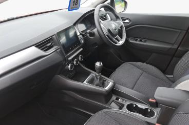 SPOTICAR Renault Captur 1.3 Tce Se Edition Euro 6 (s/s) 5dr Used Car - Suv Petrol Multicolour - Telford - 1200544691_2