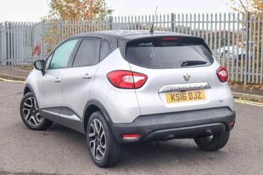 SPOTICAR Renault Captur 0.9 Tce Energy Dynamique S Nav Euro 6 (s/s) 5dr Used Car - Suv Petrol Silver - Bromsgrove - 1200555158_2