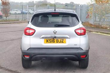 SPOTICAR Renault Captur 0.9 Tce Energy Dynamique S Nav Euro 6 (s/s) 5dr Used Car - Suv Petrol Silver - Bromsgrove - 1200555158_4
