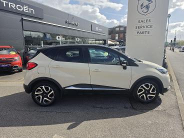SPOTICAR Renault Captur 1.5 Dci Energy Signature Nav Euro 6 (s/s) 5dr Used Car - Suv Diesel White - Wakefield - 1200595084_3