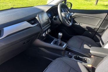 SPOTICAR Renault Captur 1.0 Tce Techno Euro 6 (s/s) 5dr Used Car - Suv Petrol White - Bridgend - 1200602523_2