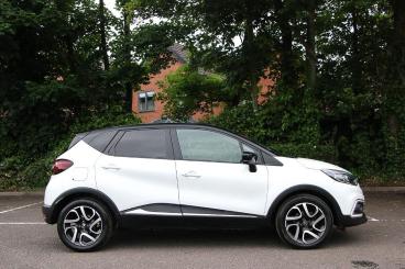 SPOTICAR Renault Captur 0.9 Tce Energy Iconic Euro 6 (s/s) 5dr Used Car - Suv Petrol White - Lichfield - 1200607357_3