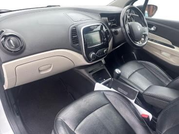 SPOTICAR Renault Captur 0.9 Tce Energy Gt Line Euro 6 (s/s) 5dr Used Car - Suv Petrol White - Wallsend - 1200616221_3