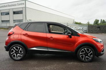 SPOTICAR Renault Captur 1.5 Dci Energy Signature Nav Euro 6 (s/s) 5dr Used Car - Suv Diesel Red - Bromsgrove - 1200630434_5