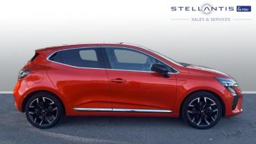 SPOTICAR Renault Clio 1.6 E-tech Techno Auto Euro 6 (s/s) 5dr Used Car - City Car Hybrid Orange - Newport - 1200549337_2