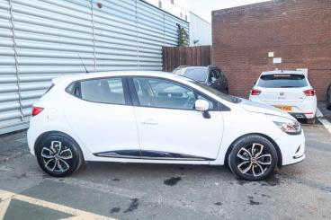 SPOTICAR Renault Clio 1.2 16v Dynamique Nav Euro 6 5dr Used Car - City Car Petrol White - Stourbridge - 1200557170_5