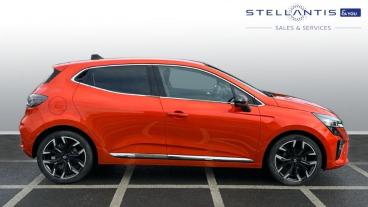 SPOTICAR Renault Clio 1.0 Tce Techno Euro 6 (s/s) 5dr Used Car - City Car Petrol Blue - Chingford - 1200574998_2