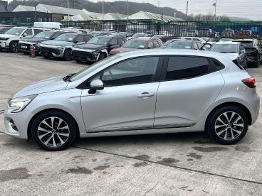 SPOTICAR Renault Clio 1.0 Tce Iconic Euro 6 (s/s) 5dr Used Car - City Car Petrol Silver - Pontypridd - 1200580812_4