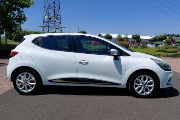 SPOTICAR Renault Clio 1.2 16v Dynamique Nav Euro 6 5dr Used Car - City Car Petrol White - Littlehampton - 1200617616_2