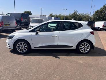 SPOTICAR Renault Clio 0.9 Tce Play Euro 6 (s/s) 5dr Used Car - City Car Petrol White - Boston - 1200618976_2