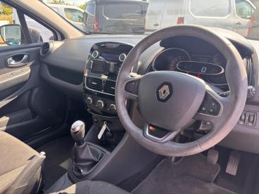 SPOTICAR Renault Clio 0.9 Tce Play Euro 6 (s/s) 5dr Used Car - City Car Petrol White - Boston - 1200618976_3