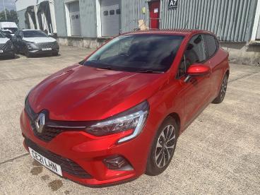 SPOTICAR Renault Clio 1.0 Tce Iconic Euro 6 (s/s) 5dr Used Car - City Car Petrol Red - Pontypridd - 1200630007_3