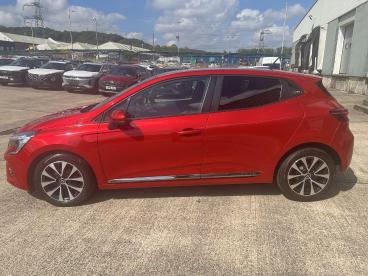 SPOTICAR Renault Clio 1.0 Tce Iconic Euro 6 (s/s) 5dr Used Car - City Car Petrol Red - Pontypridd - 1200630007_4