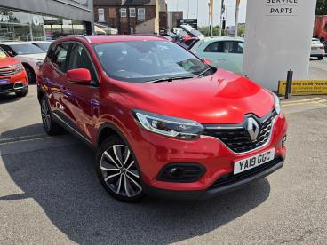 SPOTICAR Renault Kadjar 1.3 Tce Iconic Euro 6 (s/s) 5dr Used Car - Suv Petrol Red - Wakefield - 1200606075_1
