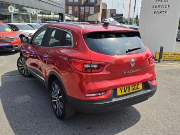 SPOTICAR Renault Kadjar 1.3 Tce Iconic Euro 6 (s/s) 5dr Used Car - Suv Petrol Red - Wakefield - 1200606075_3