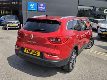 SPOTICAR Renault Kadjar 1.3 Tce Iconic Euro 6 (s/s) 5dr Used Car - Suv Petrol Red - Wakefield - 1200606075_4