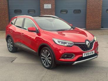 SPOTICAR Renault Kadjar 1.3 Tce S Edition Euro 6 (s/s) 5dr Used Car - Suv Petrol Red - Billinghay - 1200640415_1