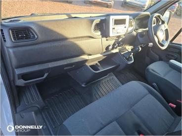 SPOTICAR Renault Master 2.0 Dci Ll35 Advance Loloader Luton Manual L3 H1 E Used Car - Commercial Vehicle Diesel White - Dungannon - 1200575005_4