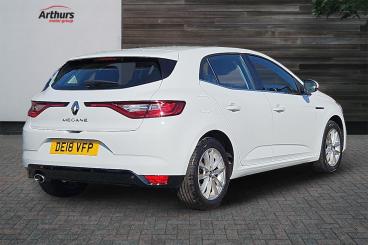 SPOTICAR Renault Megane 1.2 Tce Dynamique Nav Euro 6 (s/s) 5dr Used Car - Saloon Petrol White - Newtown - 1200633302_3