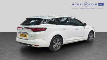 SPOTICAR Renault Megane 1.6 E-tech 9.8kwh Iconic Sport Tourer Auto Euro 6 Used Car - Estate Plug-in Hybrid White - London - 1200643926_3
