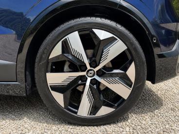 SPOTICAR Renault Megane E-tech 60kwh Techno Auto 5dr (optimum Charge) Used Car - Saloon Electric Blue - Ilkeston - 1200628293_5