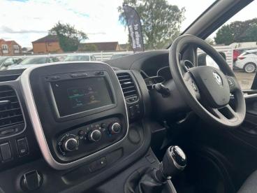 SPOTICAR Renault Trafic 2.0 Dci Energy 28 Business Swb Euro 6 (s/s) 5dr (9 Used Car - Commercial Vehicle Diesel White - Billinghay - 1200543754_4