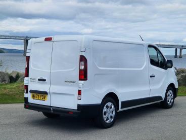 SPOTICAR Renault Trafic 2.0 Dci Blue Sl28 Business+ L1 H1 Euro 6 (s/s) 5dr Used Car - Commercial Vehicle Diesel White - Inverness - 1200609933_3