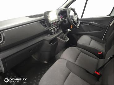 SPOTICAR Renault Trafic 2.0 Dci Blue Ll30 Business+ L2 H1 Euro 6 (s/s) 5dr Used Car - Commercial Vehicle Diesel White - Dungannon - 1200611592_4