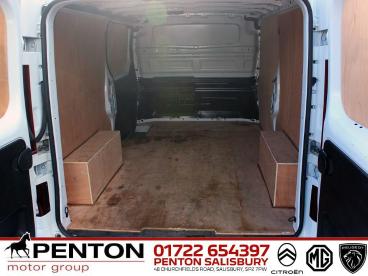 SPOTICAR Renault Trafic 2.0 Dci Blue Ll30 Extra L2 H1 Euro 6 (s/s) 5dr Used Car - Commercial Vehicle Diesel White - Salisbury - 1200619296_4