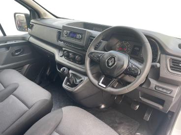 SPOTICAR Renault Trafic 2.0 Dci Blue Sl30 Start L1 H1 Euro 6 (s/s) 5dr Used Car - Commercial Vehicle Diesel White - Cirencester - 1200621474_3
