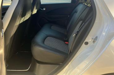 SPOTICAR Renault Zoe R135 52kwh Gt Line Auto 5dr (i, Rapid Charge) Used Car - City Car Electric White - Farningham - 1200567289_5