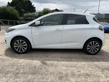 SPOTICAR Renault Zoe R135 52kwh Gt Line Auto 5dr (i, Rapid Charge) Used Car - City Car Electric White - Pontypridd - 1200619609_4