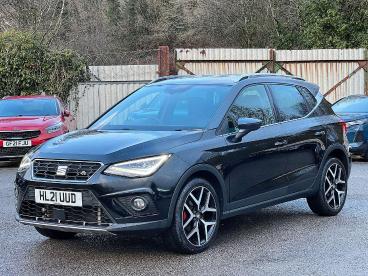 SPOTICAR Seat Arona 1.0 Tsi Fr Red Edition Euro 6 (s/s) 5dr Used Car - City Car Petrol Black - Pontypridd - 1200570998_3